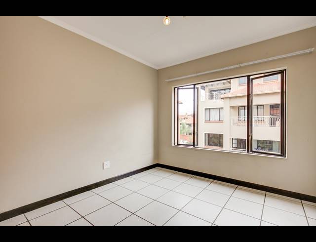 2 BEDROOM PENTHOUSE FOR SALE IN SUNNINGHILL